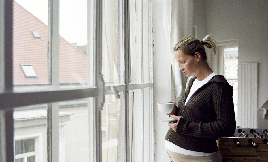 孕期爱喝茶又怕咖啡因过量怎么办 孕期摄取过量咖啡因对胎儿有什么影响