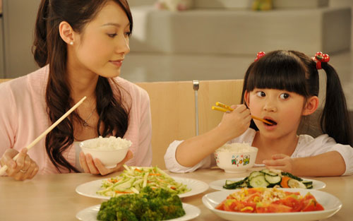 孩子不喜欢吃蔬菜怎么办 生活中让孩子多亲近蔬菜