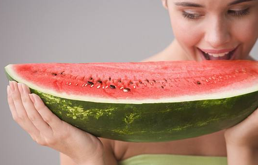 孕妇可以吃西瓜吗 注意不能吃冰镇西瓜
