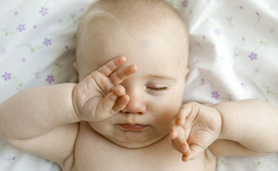 哪些原因导致宝宝经常揉眼睛 宝宝总是揉眼睛怎么办