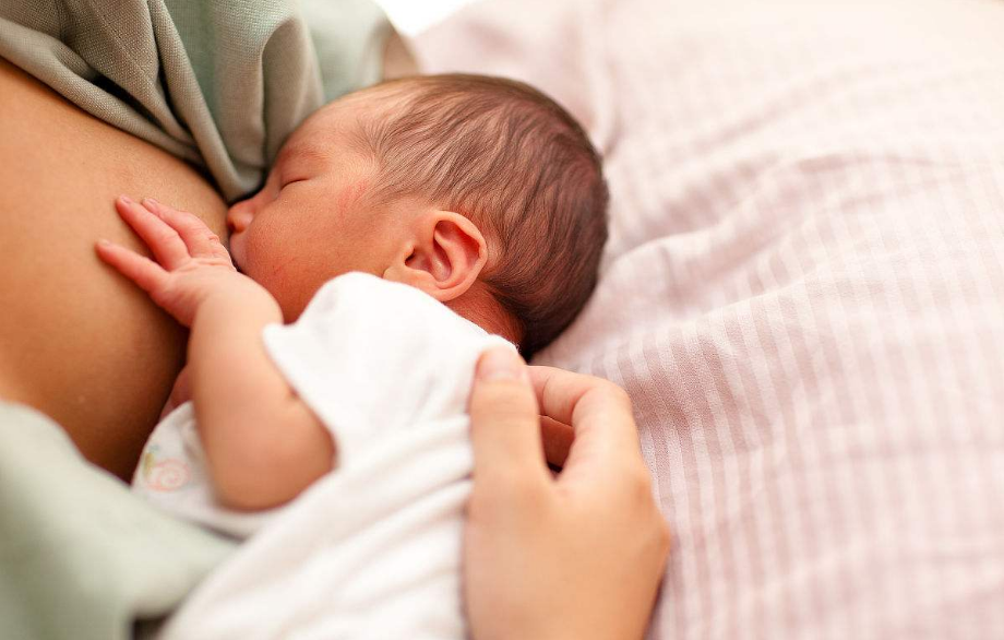 哺乳的时候没有奶怎么办 用什么按摩手法可以刺激催乳2018