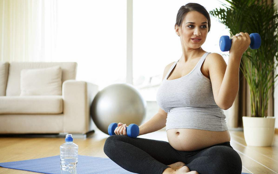 适合孕中期的瑜伽步骤 怀孕中期做瑜伽需要注意什么
