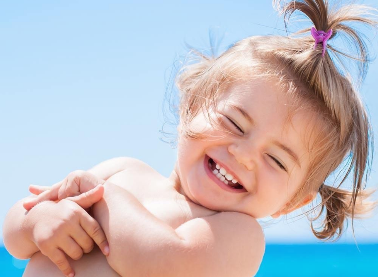 夏季宝宝肌肤如何护理 宝宝幼嫩的肌肤也需要防晒吗