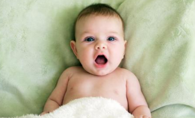 0-6个月宝宝母乳喂养是首选 宝宝母乳究竟好在哪儿