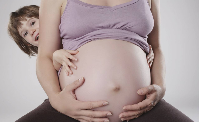 孕期|预产期过了宝宝不发动的说说 宝宝不发动的幽默句子短语