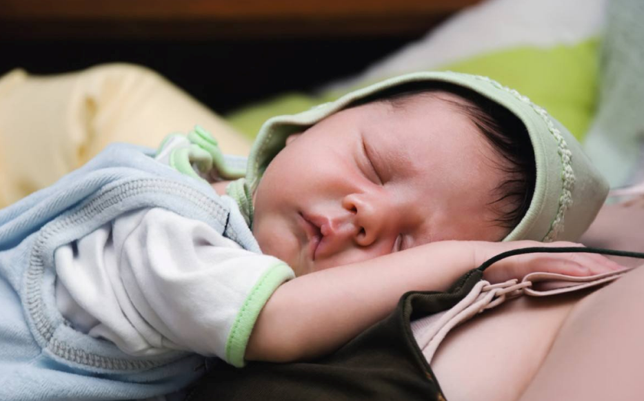 晒宝宝睡觉照片的心情说说 分享孩子睡颜照片的配字句子短语