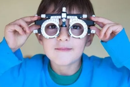 在家怎么检查孩子有没有弱视 4种自测弱视方法