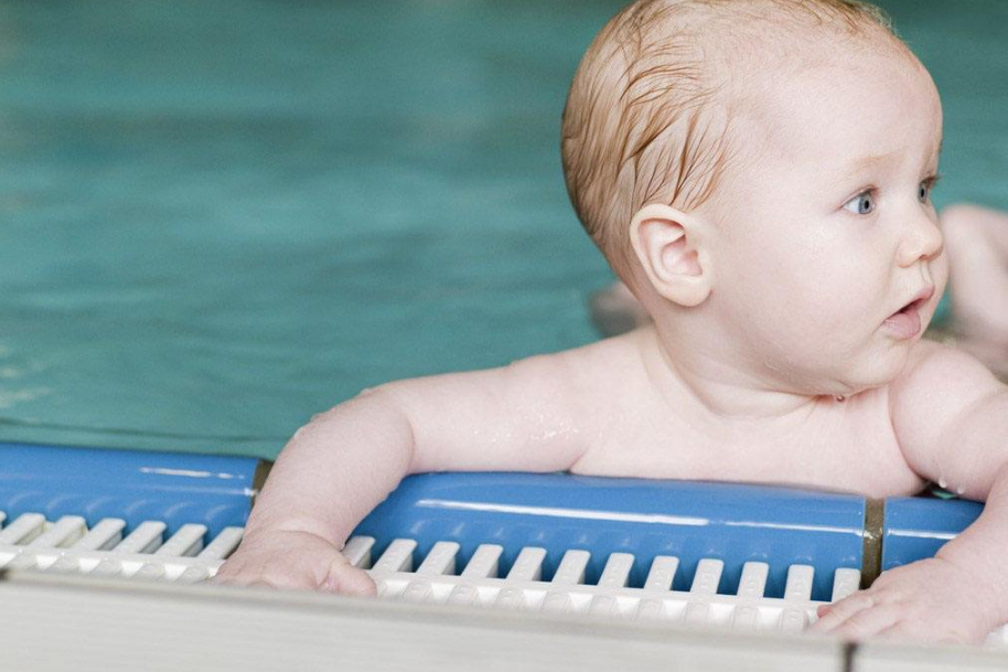 0到3岁的宝宝为什么要经常游泳 如何带宝宝游泳