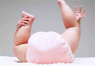 夏天天气热可以给宝宝穿纸尿裤吗 宝宝穿纸尿裤会闷吗