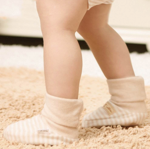 高筒型学步鞋适合宝宝穿吗 宝宝第一次穿鞋子怎么选择长宽