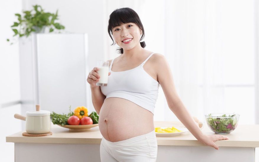 孕妇吃愈多宝宝的脂肪愈多吗 孕妇肥胖对胎儿有什么影响
