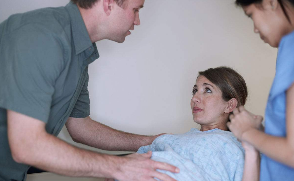 产妇低体温对母婴有什么影响 维持产妇体温的方法有哪些