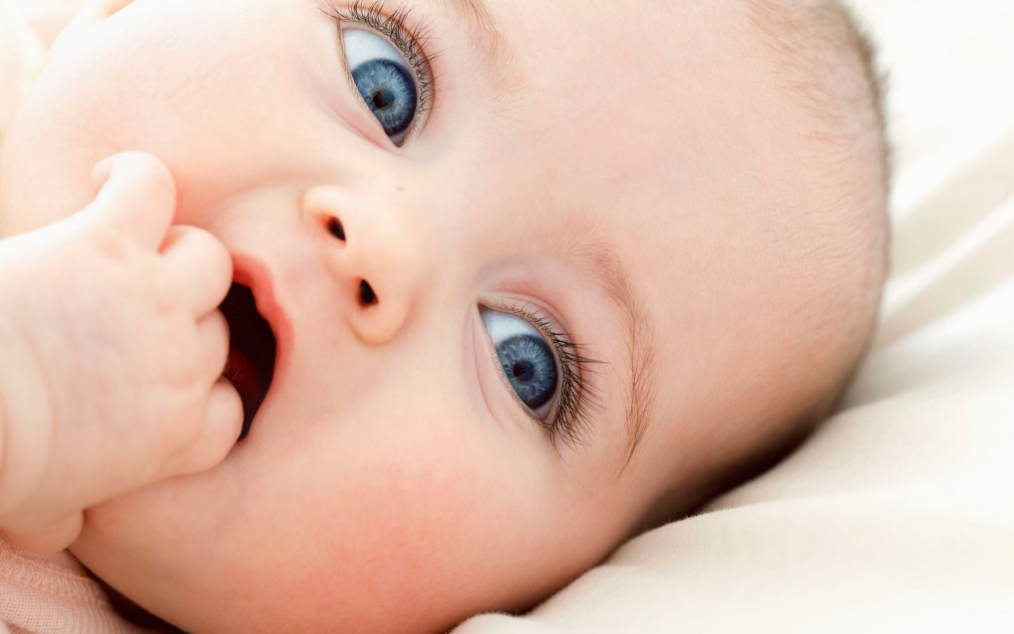 宝宝胀气是因为奶嘴孔不合适吗 婴儿胀气的征兆有哪些