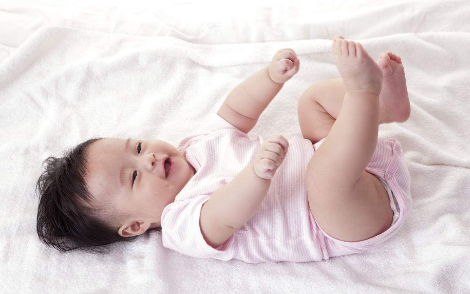 宝宝私处有分泌物是怎么回事 宝宝私处分泌物可以洗吗