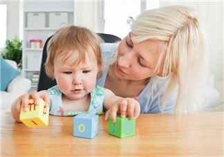 宝宝的塑料玩具都有毒吗 如何选购安全无毒的儿童玩具