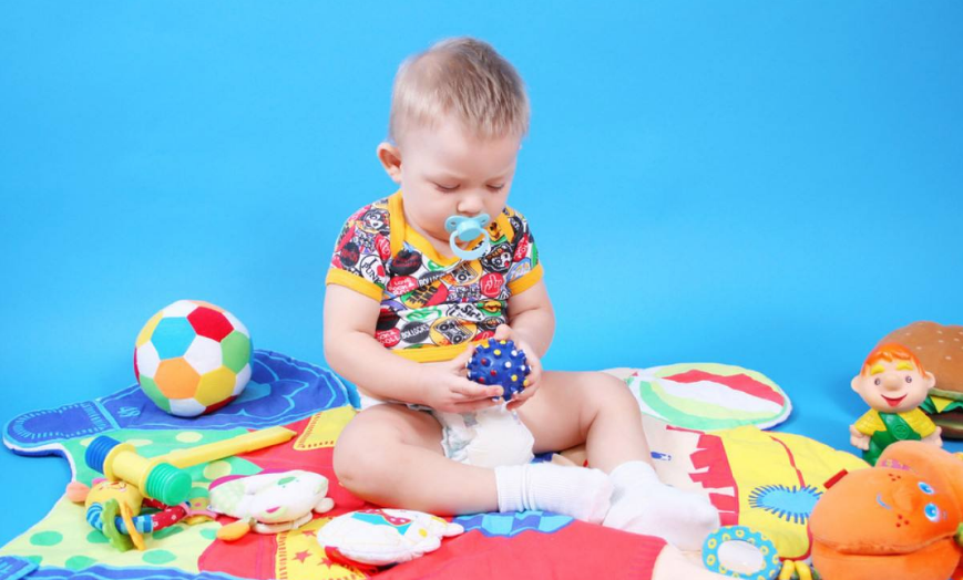 宝宝的塑料玩具都有毒吗 如何选购安全无毒的儿童玩具