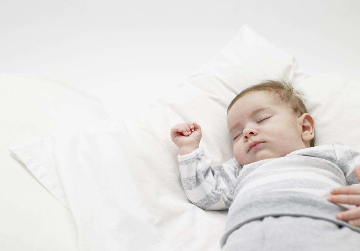宝宝不午睡闹腾怎么办 如何营造良好的午睡环境
