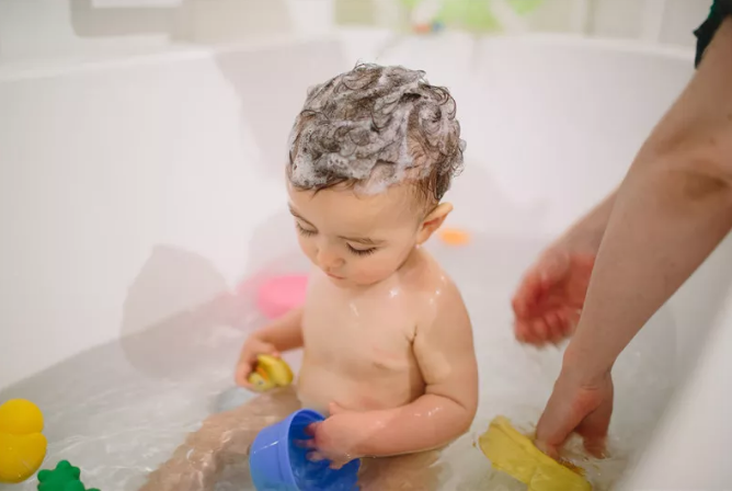 给宝宝洗澡怎么洗比较好 宝宝洗澡要注意那几个地方