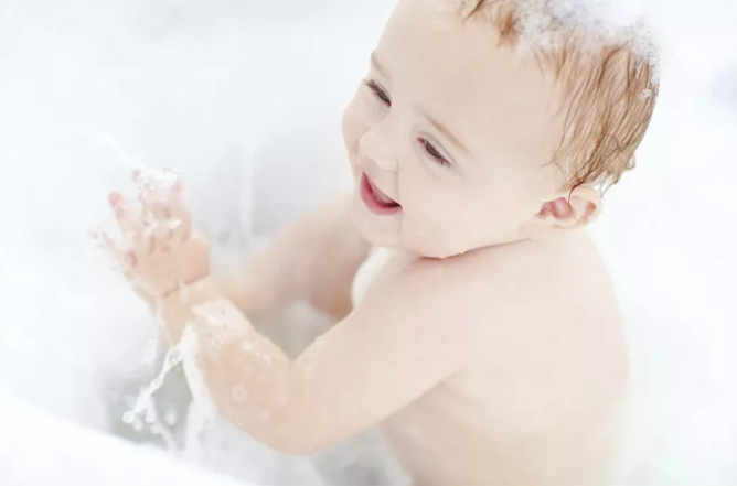 给宝宝洗澡怎么洗比较好 宝宝洗澡要注意那几个地方