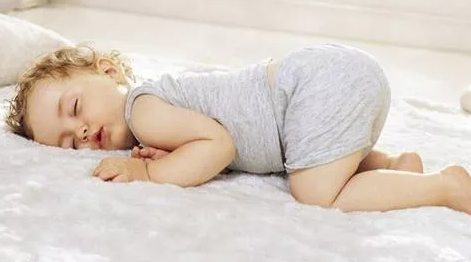 如何纠正3岁宝宝晚睡 3岁宝宝晚睡对身体有哪些影响