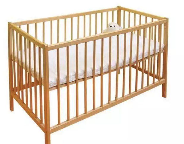 什么样的婴儿床更适合宝宝 如何选购合适的婴儿床2018