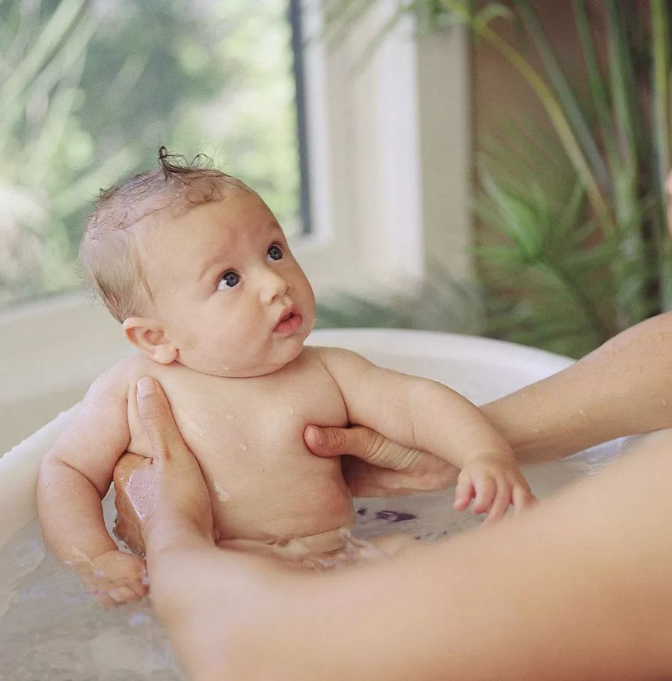 怎么给宝宝洗澡 如何给宝宝洗澡才安全