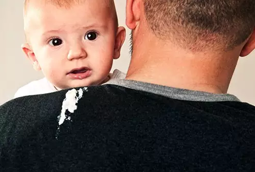 宝宝为什么会吐奶 如何减少宝宝吐奶