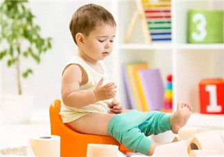 宝宝如厕训练越早越好吗 宝宝如厕训练坐便器怎么选择
