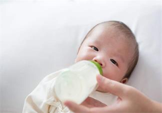 宝宝奶粉喂奶老是便秘是什么情况 怎么缓解宝宝吃奶粉便秘