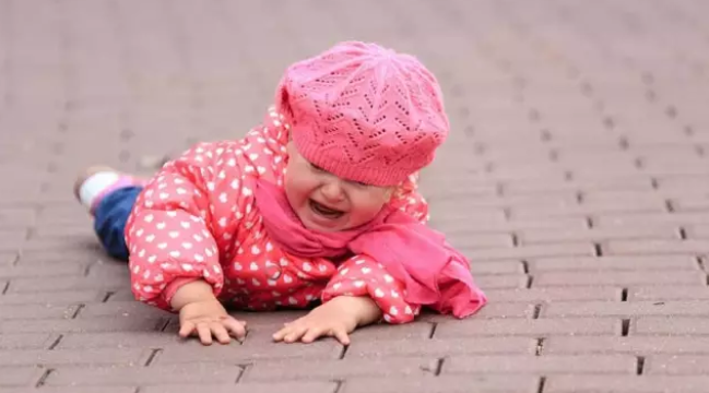 宝宝什么时候学走路 宝宝学走路的注意事项