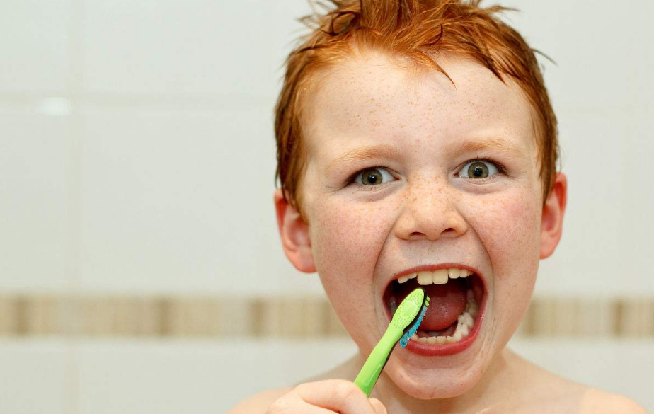 孩子不爱刷牙怎么做好 如何让孩子好好刷牙