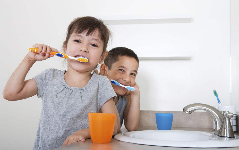 孩子不爱刷牙怎么做好 如何让孩子好好刷牙