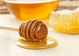 吃蜂蜜会导致性早熟是真的吗 孩子应不应该吃蜂蜜