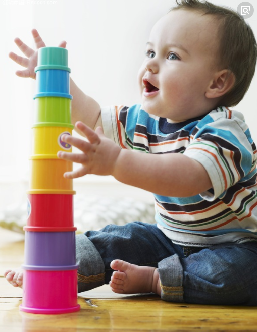 如何按照年龄给宝宝挑选玩具 给宝宝购买玩具的注意事项
