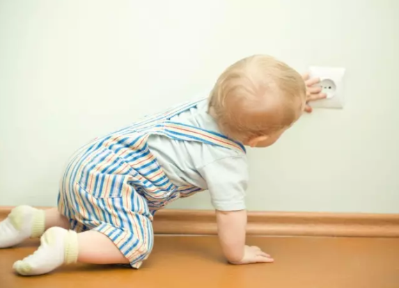 如何引导宝宝学会爬行 宝宝爬行需要具备什么条件