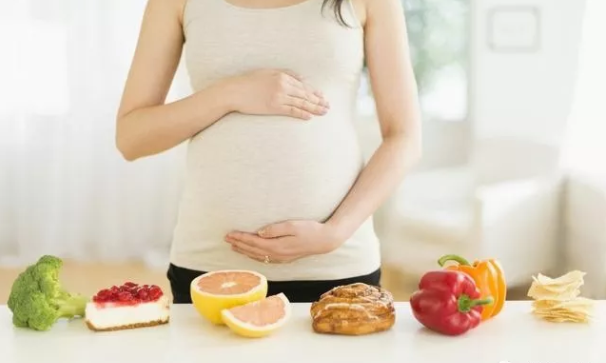 孕吐期应该如何保证营养 孕吐期间不想吃东西怎么办