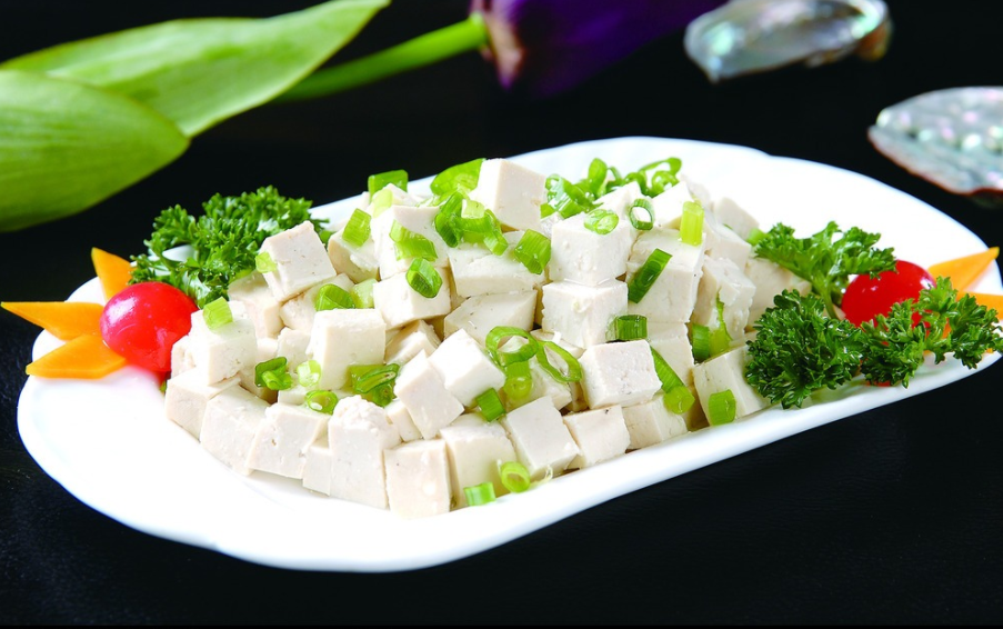 小葱拌豆腐对身体有害是真的吗 豆腐应该怎么吃才健康