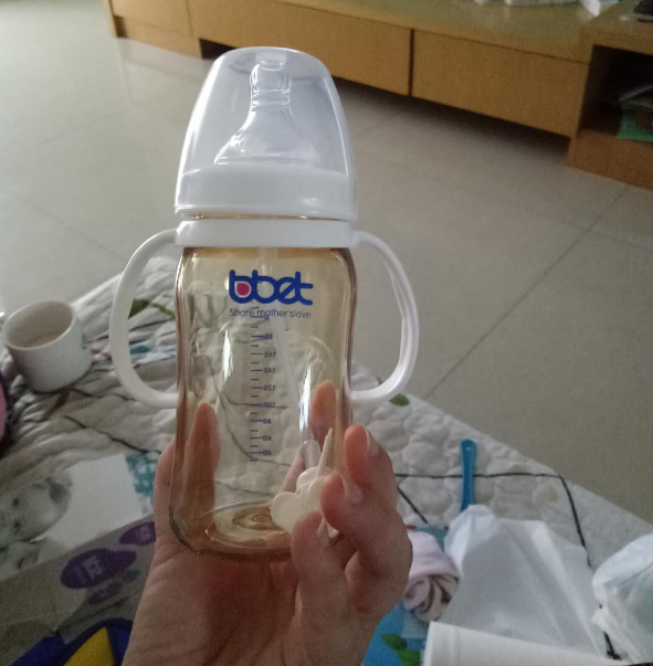 巴比象宽口PPSU奶瓶的材质是什么 巴比象宽口PPSU奶瓶有味道吗