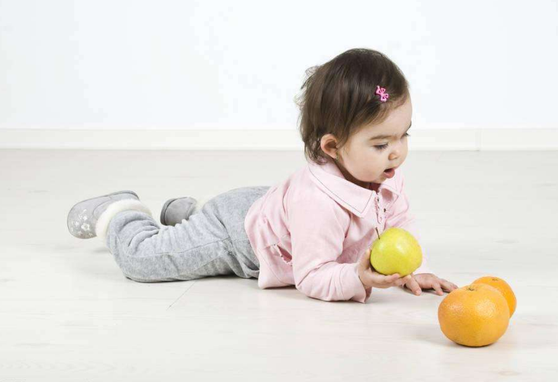 孩子秋冬水果怎么选择 给孩子吃水果要有哪些注意