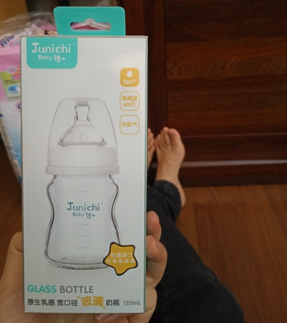 淳一婴儿奶瓶宝宝拿的住吗 淳一婴儿奶瓶好不好
