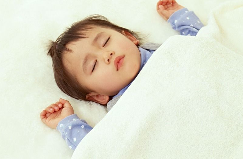 为什么宝宝睡觉经常说梦话 宝宝睡觉说梦话吃什么好