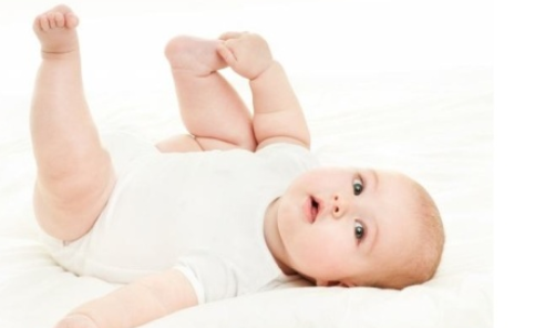 宝宝得湿疹的原因   湿疹对宝宝的危害介绍