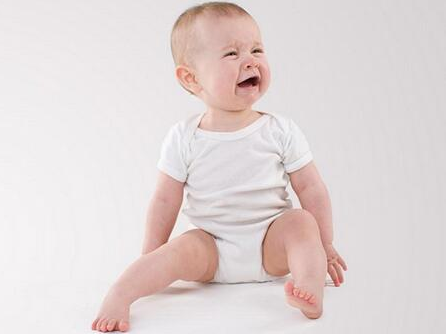 天气冷宝宝为什么更容易尿裤子 宝宝尿裤子注意事项