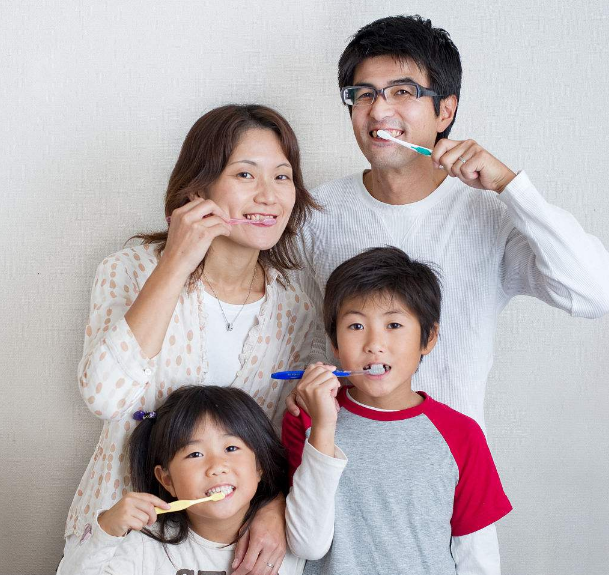 什么时候可以给孩子用牙膏 孩子用的牙膏怎么选比较好