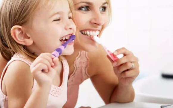 怎么教孩子刷牙   孩子不爱刷牙怎么办