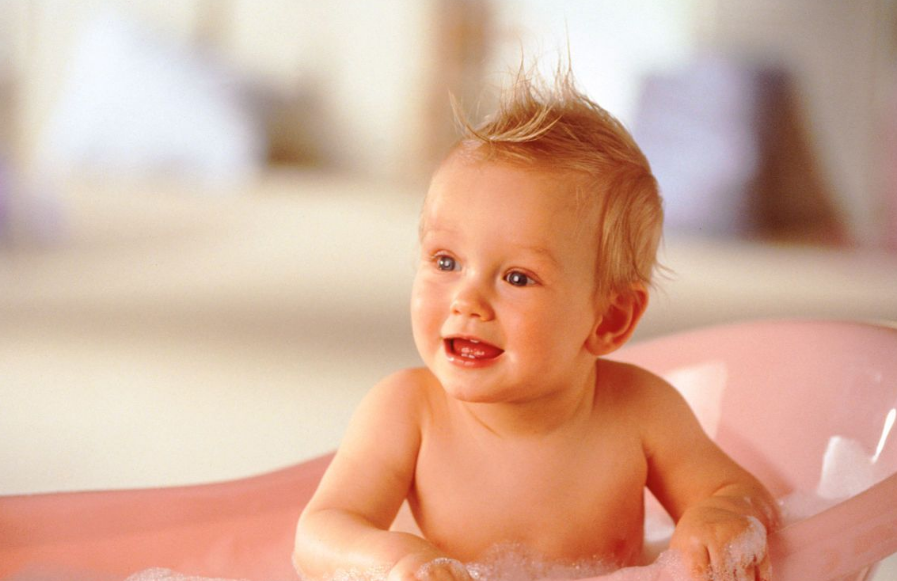 宝宝冬季多久洗一次澡比较好 一周给宝宝洗几次