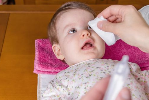 宝宝结膜炎用什么眼药水好    结膜炎眼药水选择推荐