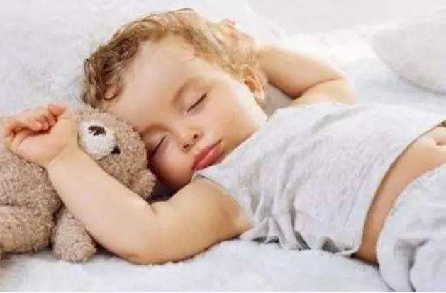 宝宝多大可以睡整觉 如何培养宝宝睡整觉