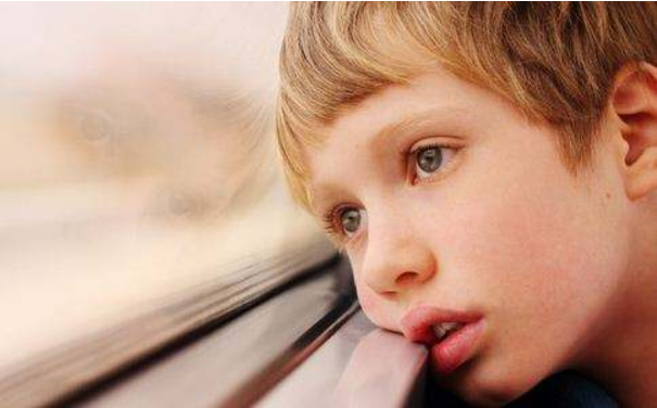 如何发现孩子有自闭症倾向 自闭症如何进行有效治疗