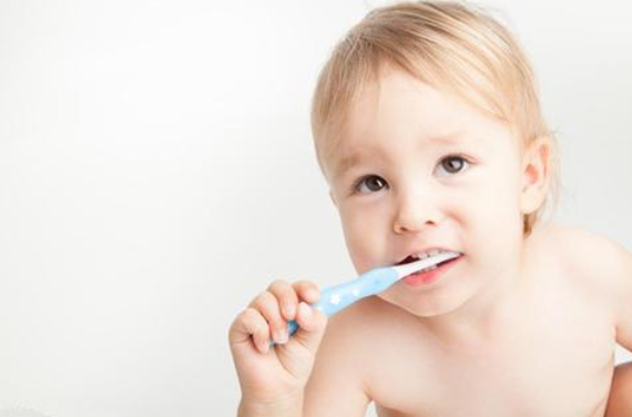 宝宝牙齿涂氟注意事项   牙齿涂氟常见问题